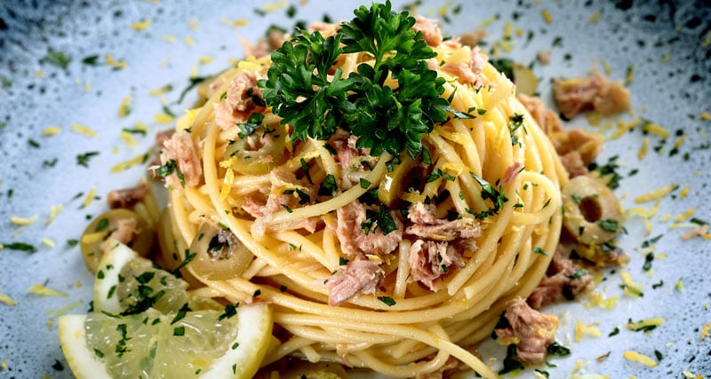 ricette-spaghetti-tonno-olive-e-limone